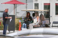 EXKLUSIV - Jennifer Aniston ohne BH in Hollywood unterwegs