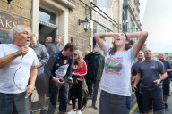 FEATURE - Die Blutwurstwerfer Weltmeisterschaft in Ramsbottom