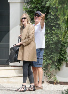 PEOPLE - Tom Hanks zeigt den Mittelfinger 