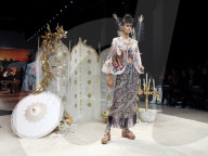 PEOPLE - Kaia Gerber läuft an Anna Sui Modenschau in New York