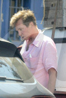 PEOPLE - Val Kilmer gÃ¶nnt sich ein Schluck Medizin