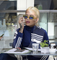 EXKLUSIV - Rita Ora lunucht mit Schwester Elena in London