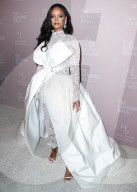 PEOPLE - Rihanna posiert an ihrem Diamond Ball