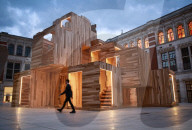 FEATURE - Begehbarer Holzbau am London Design Festival
