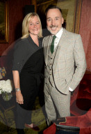 PEOPLE - Promis bei der Victoria Beckham Jubiläumsparty in London