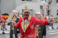 FEATURE - Schweizer Guggenmusik an der Steuben Day Parade in New York