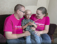 SCHICKSALE - Hodenkrebs mit 5: Der kleine Lucas kämpft sich durch die Chemotherapie