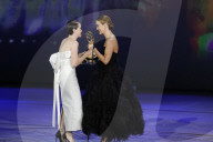 PEOPLE - Emmy Awards: Die Show