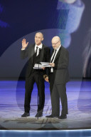 PEOPLE - Emmy Awards: Die Show