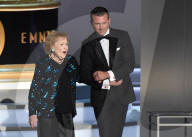 PEOPLE - Emmy Awards: Die Show