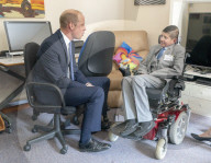 PEOPLE - Prinz William besucht das Acorns Kinderhospiz