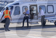 PEOPLE - Jimmy Fallon landet mit der Familie auf dem Heliport in New York
