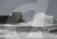 FEATURE - Unwetter über der Insel: Sturm Ali peitscht das Meer auf die Westküste Schottlands