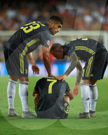 NEWS - Fussball: Cristiano Ronaldo sieht Rot bei Champions-League-Premiere für Juve