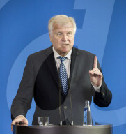 NEWS - Berlin: Seehofer spricht zur Ablösung von Maassen