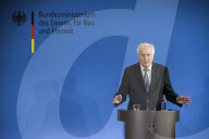 NEWS - Berlin: Seehofer spricht zur Ablösung von Maassen