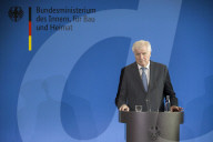 NEWS - Berlin: Seehofer spricht zur Ablösung von Maassen