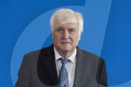 NEWS - Berlin: Seehofer spricht zur Ablösung von Maassen