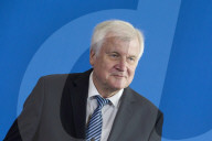 NEWS - Berlin: Seehofer spricht zur Ablösung von Maassen