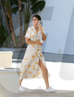 PEOPLE - Flower-Power bei Selena Gomez in der Kirche