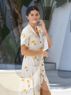 PEOPLE - Flower-Power bei Selena Gomez in der Kirche