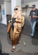PEOPLE - Schwangere Jessica Simpson landet mit Mann Eric in Los Angeles