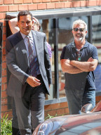 EXKLUSIV - Mel Gibson mit Drehbuch in Malibu unterwegs