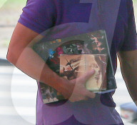 EXKLUSIV - Mel Gibson mit Drehbuch in Malibu unterwegs