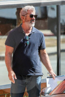 EXKLUSIV - Mel Gibson mit Drehbuch in Malibu unterwegs