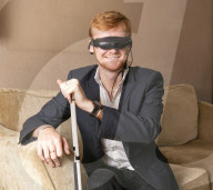 FEATURE - Blinder Abenteurer: James Laird reist mit einer 10'000 Euro teuren Spezialbrille um die ganze Welt