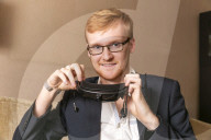 FEATURE - Blinder Abenteurer: James Laird reist mit einer 10'000 Euro teuren Spezialbrille um die ganze Welt