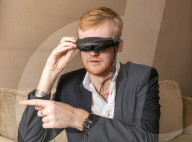 FEATURE - Blinder Abenteurer: James Laird reist mit einer 10'000 Euro teuren Spezialbrille um die ganze Welt