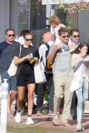 EXKLUSIV - Bradley Cooper geniesst den Tag mit seinen zwei Frauen