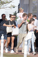 EXKLUSIV - Bradley Cooper geniesst den Tag mit seinen zwei Frauen