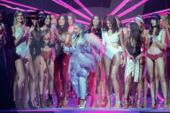 PEOPLE - Paris Fashion Week: Cardi B live an der Etam Show 