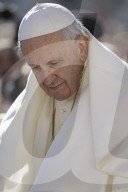 NEWS - Rom: Papst Franziskus wird vom Winde verweht