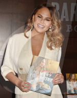 PEOPLE - Chrissy Teigen stellt ihr neues Buch in Los Angeles vor