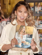 PEOPLE - Chrissy Teigen stellt ihr neues Buch in Los Angeles vor