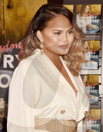 PEOPLE - Chrissy Teigen stellt ihr neues Buch in Los Angeles vor