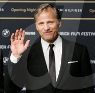 PEOPLE - Zürich Film Festival: Eröffnung - Promis auf dem Grünen Teppich