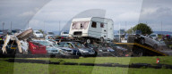 FEATURE - Crash Stunt in einen Wohnwagen