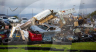 FEATURE - Crash Stunt in einen Wohnwagen