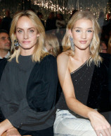 PEOPLE - Promis an der Paris Fashion Week