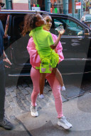 PEOPLE - Kim Kardashian mit Kind und Kegel in New York unterwegs