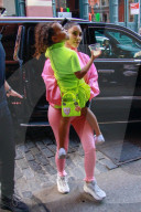 PEOPLE - Kim Kardashian mit Kind und Kegel in New York unterwegs