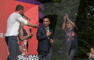 PEOPLE - Chris Martin singt am Citizens Musik Festival in New York