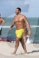 PEOPLE - Ariadna Gutierrez turtelt mit ihrem Cedric in Miami Beach