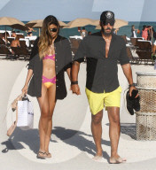 PEOPLE - Ariadna Gutierrez turtelt mit ihrem Cedric in Miami Beach