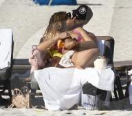 PEOPLE - Ariadna Gutierrez turtelt mit ihrem Cedric in Miami Beach