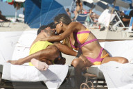PEOPLE - Ariadna Gutierrez turtelt mit ihrem Cedric in Miami Beach